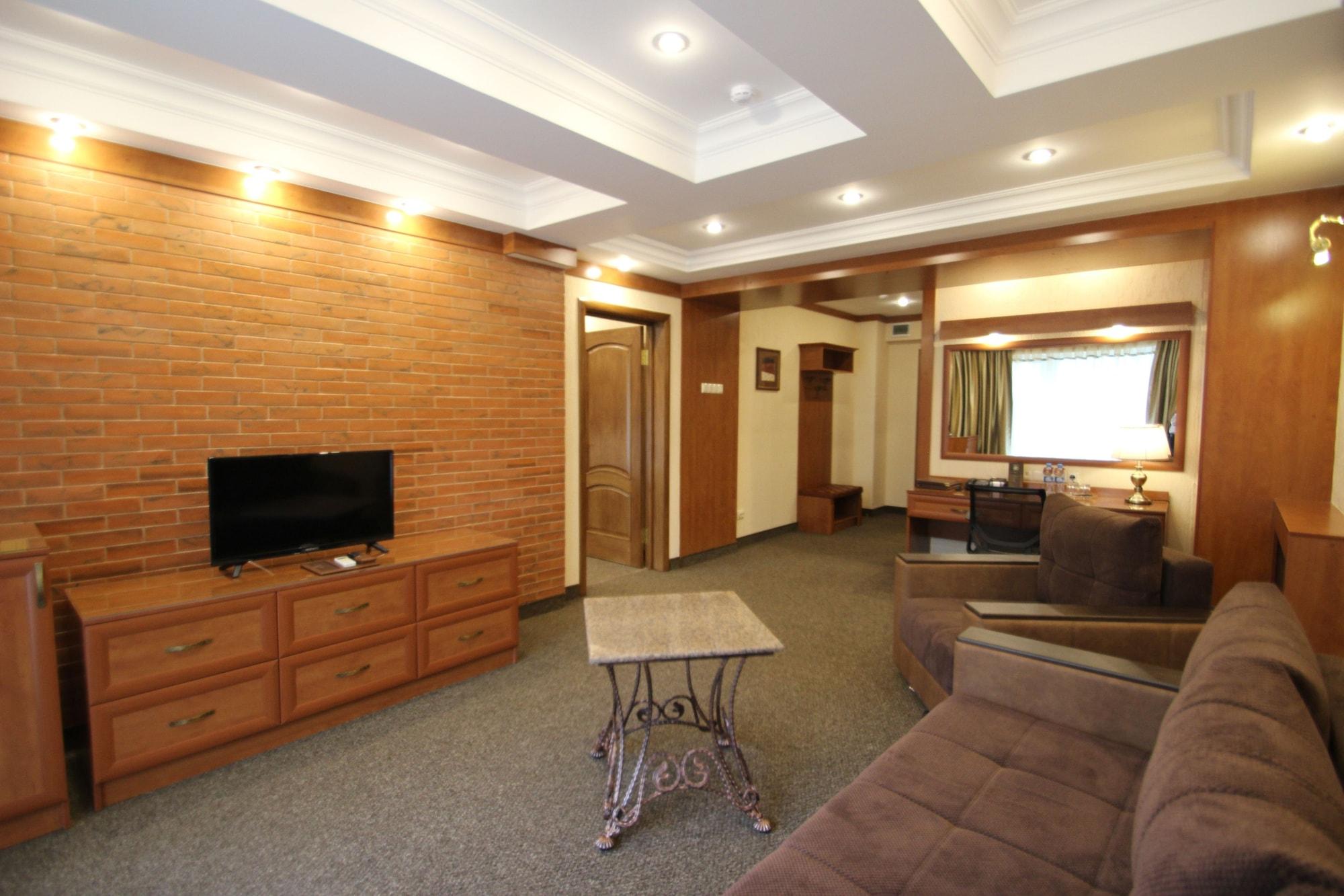 Hotel Uyut Αλμάτι Εξωτερικό φωτογραφία