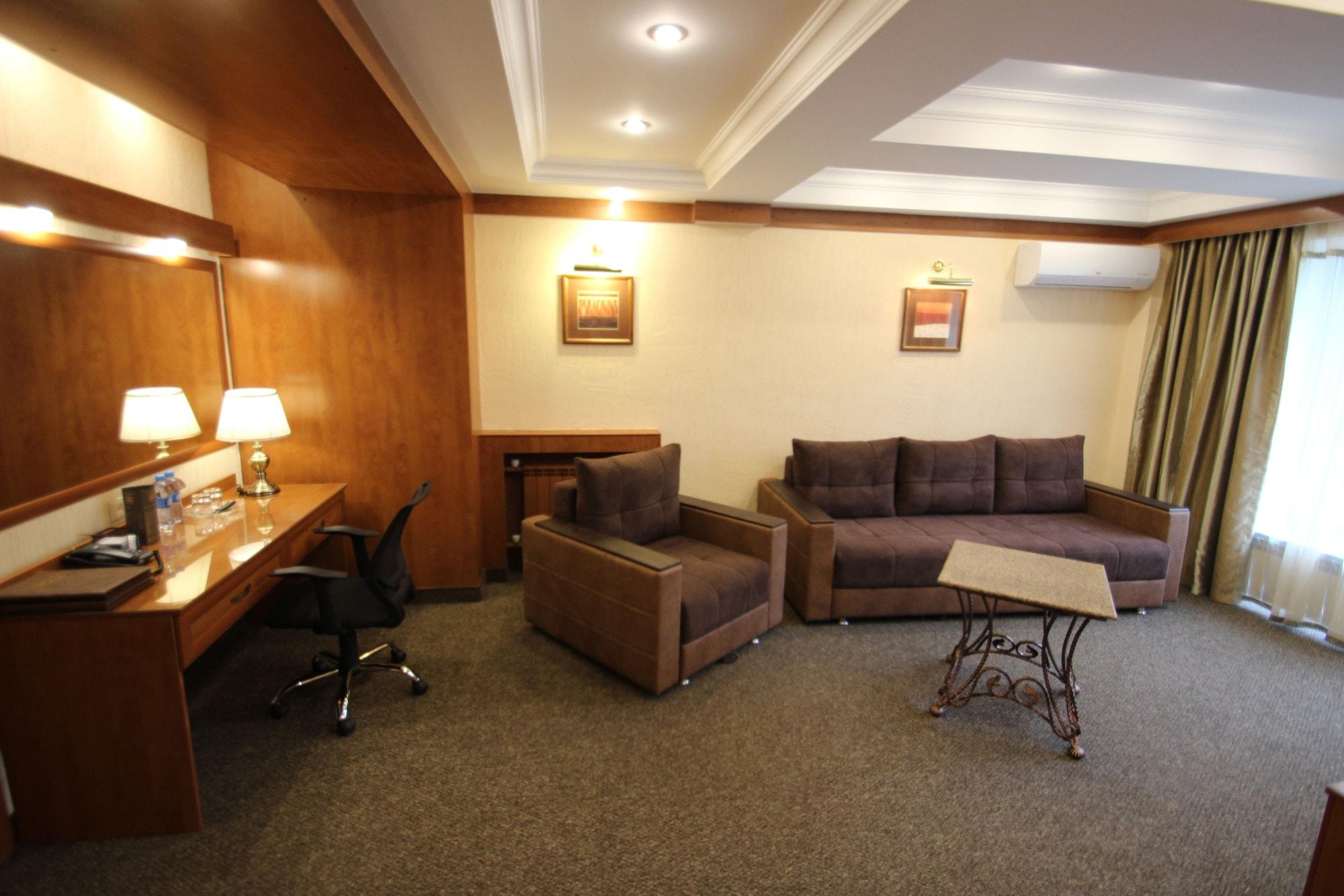 Hotel Uyut Αλμάτι Εξωτερικό φωτογραφία