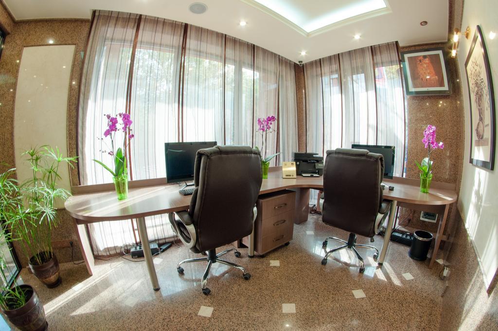 Hotel Uyut Αλμάτι Εξωτερικό φωτογραφία