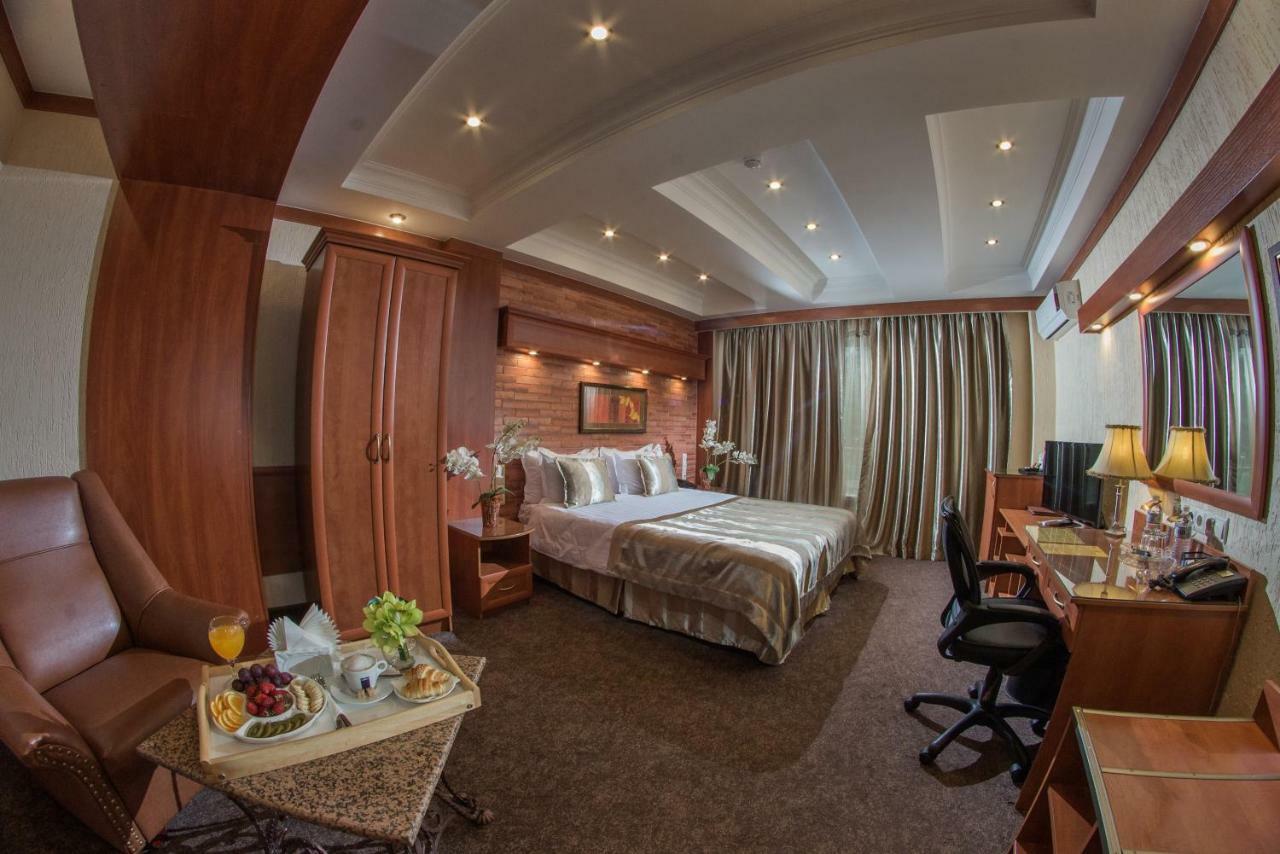 Hotel Uyut Αλμάτι Εξωτερικό φωτογραφία