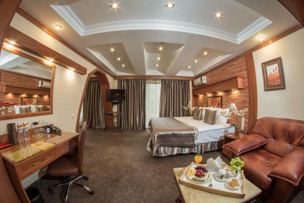 Hotel Uyut Αλμάτι Εξωτερικό φωτογραφία