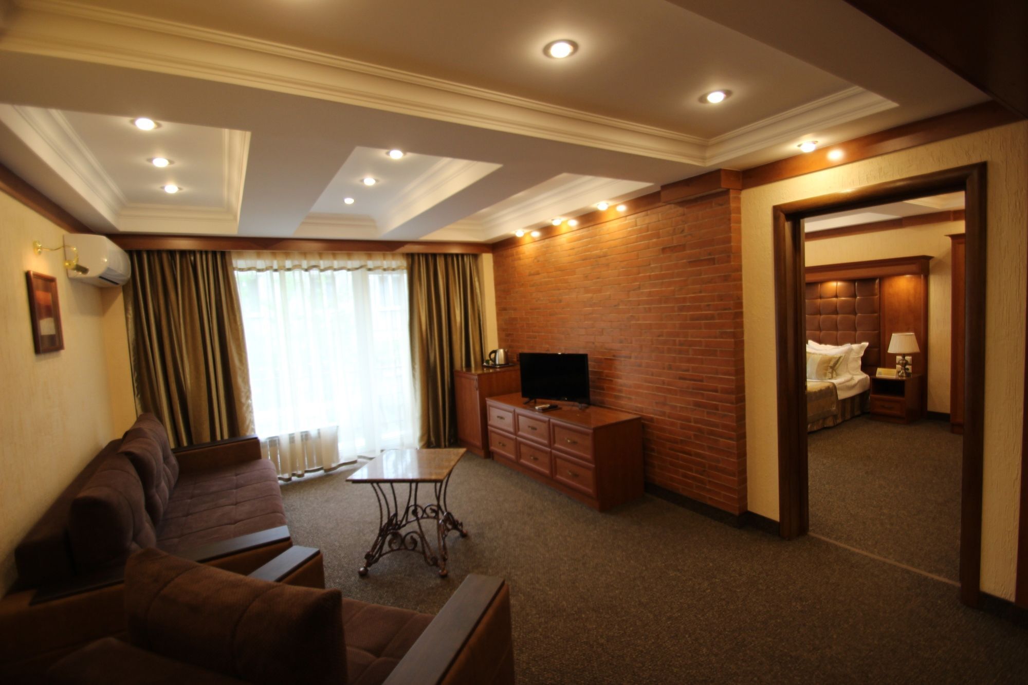 Hotel Uyut Αλμάτι Εξωτερικό φωτογραφία